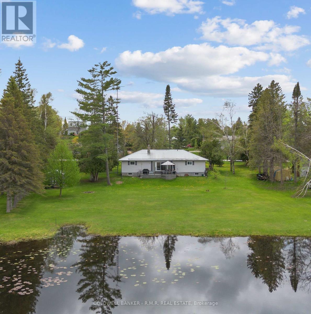 Property at 200 CHARLORE PARK DRIVE image 3
