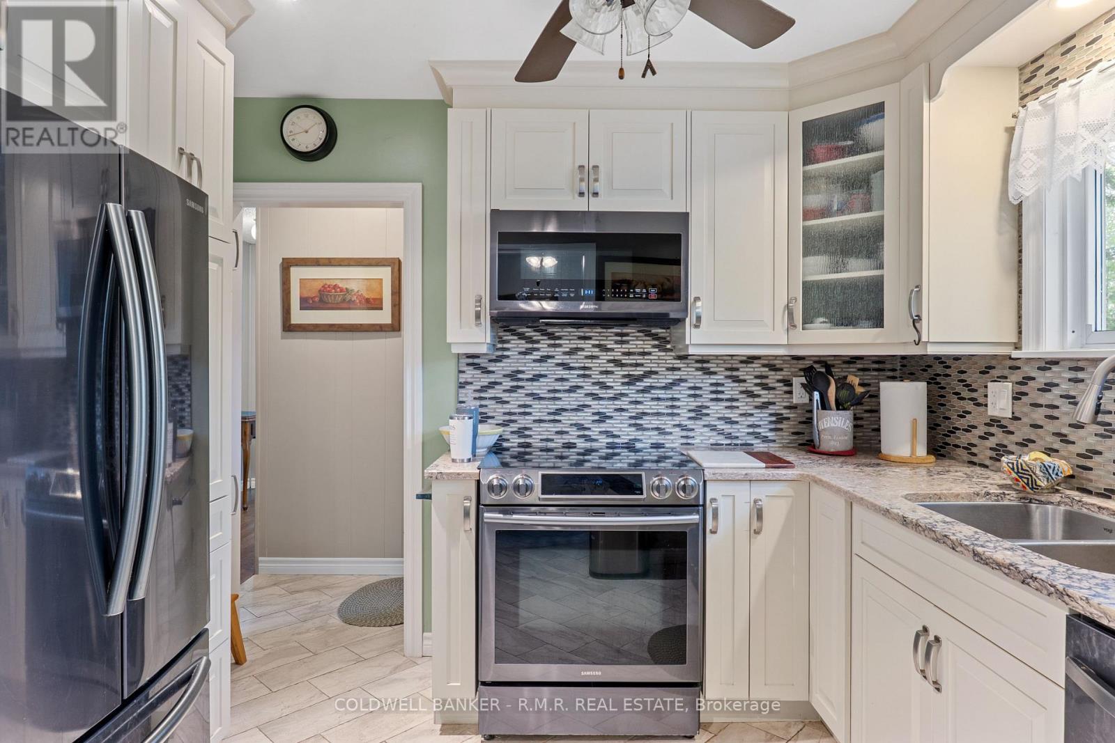 200 Charlore Park Drive, Kawartha Lakes, Ontario  K0L 2W0 - Photo 6 - X12159213