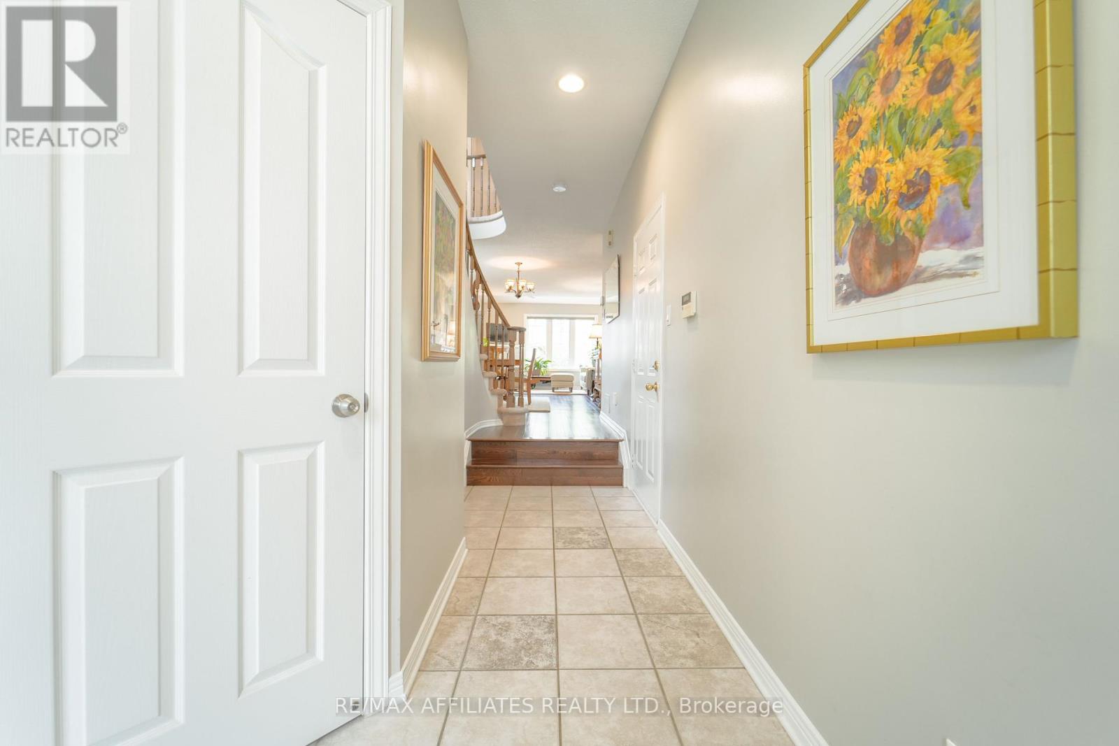 47 Saddlesmith Circle, Ottawa, Ontario  K2M 2Y9 - Photo 4 - X12159180