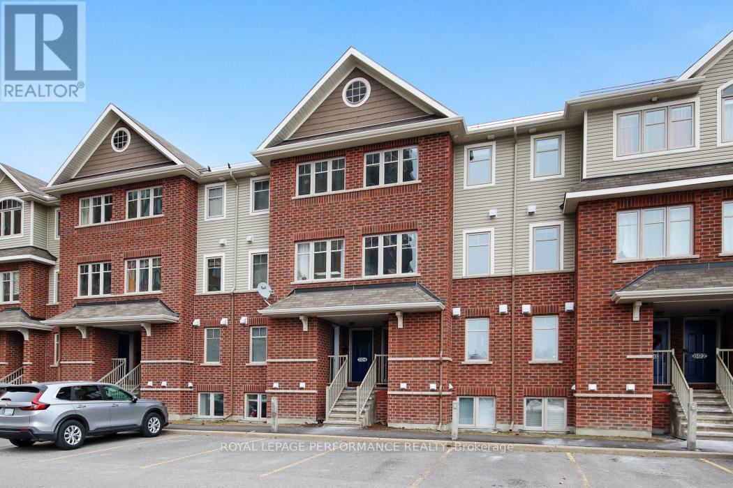 700 Reardon Private, Ottawa, Ontario  K1V 2K8 - Photo 2 - X12159189