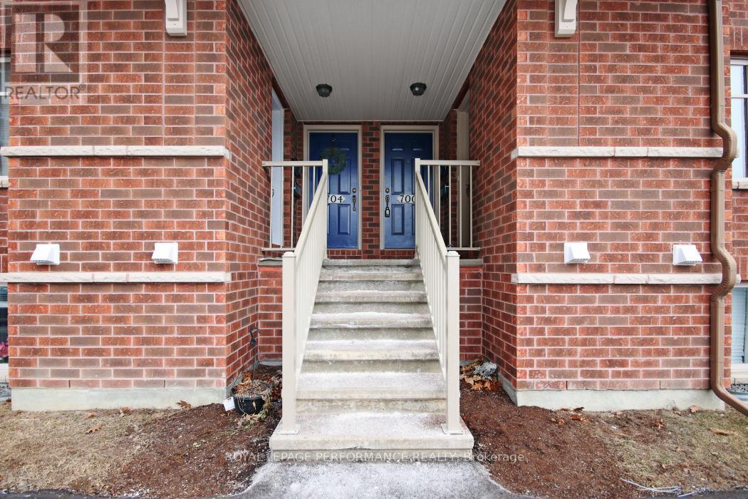 700 Reardon Private, Ottawa, Ontario  K1V 2K8 - Photo 3 - X12159189