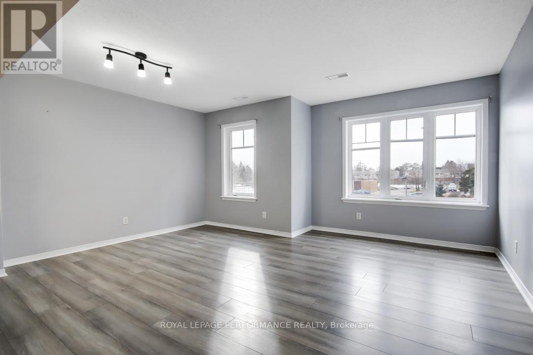 700 Reardon Private, Ottawa, Ontario  K1V 2K8 - Photo 8 - X12159189