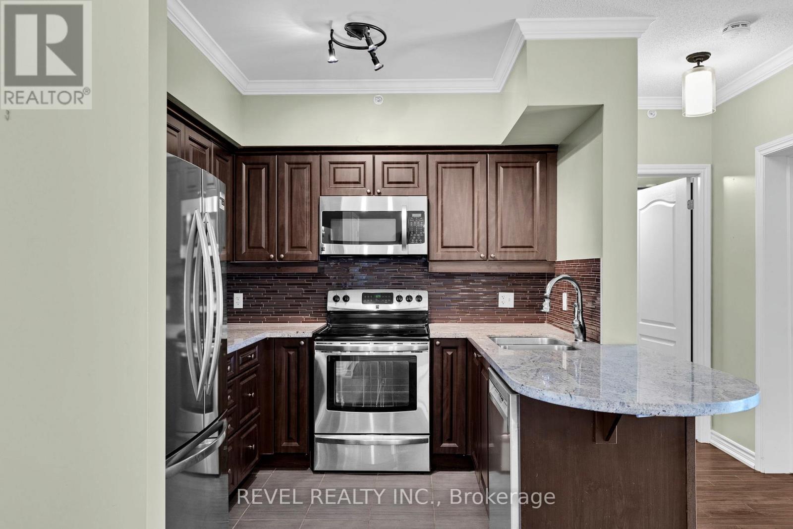 106 - 39 Ferndale Drive S, Barrie (Ardagh), Ontario  L4N 5T5 - Photo 6 - S12159111