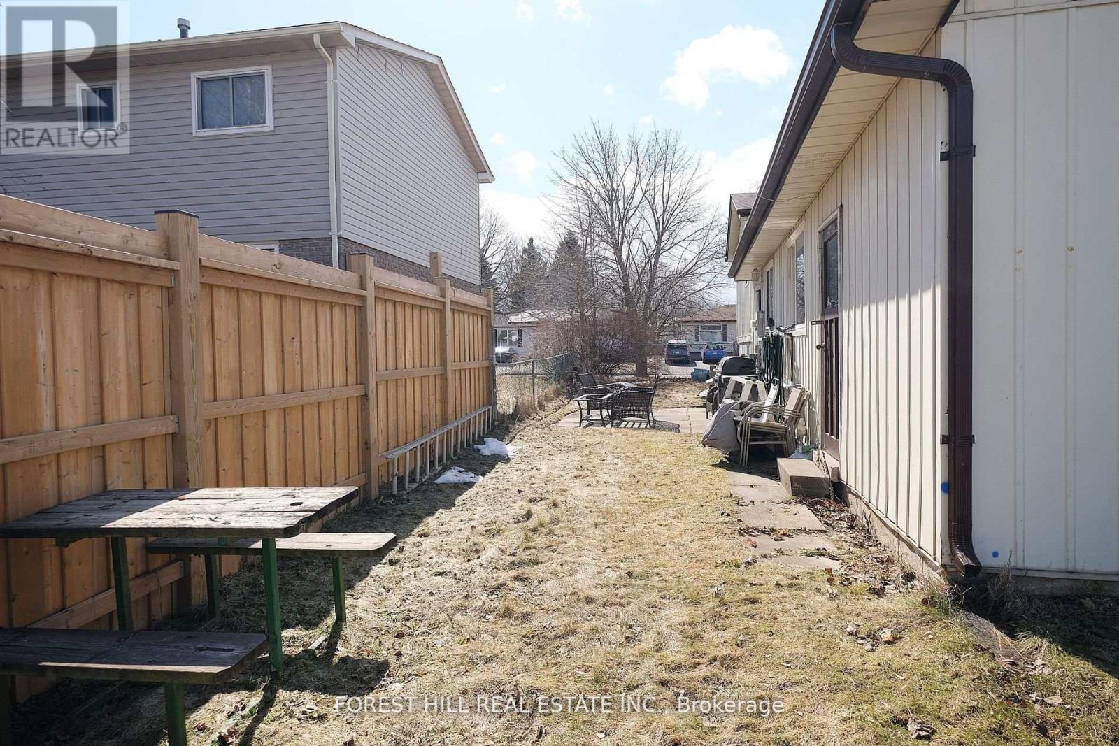 449 Leacock Drive, Barrie, Ontario  L4N 4X6 - Photo 6 - S12159143