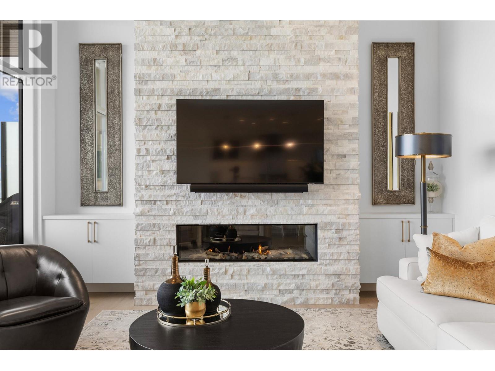 Property at 470 Hawk's Perch Lane image 3