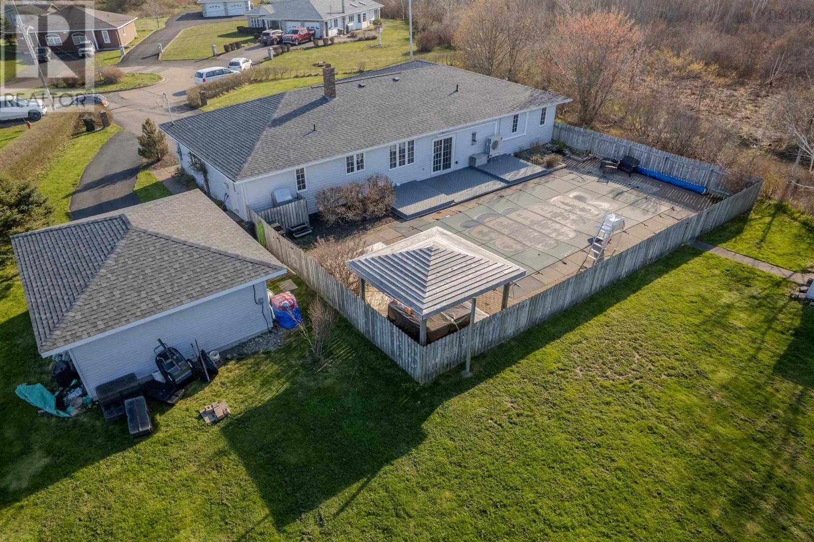 10 Carendalee Crescent, Glace Bay, Nova Scotia  B1A 6H2 - Photo 6 - 202511466