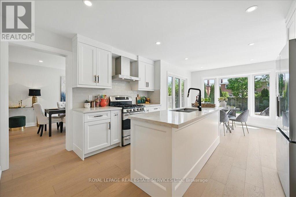 1184 Rushbrooke Drive, Oakville, Ontario  L6M 1H7 - Photo 10 - W12158907
