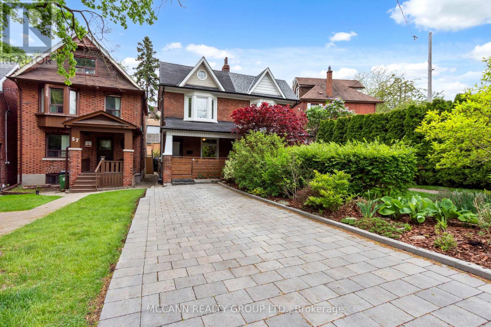 Property at 61 HILLSVIEW AVENUE image 2
