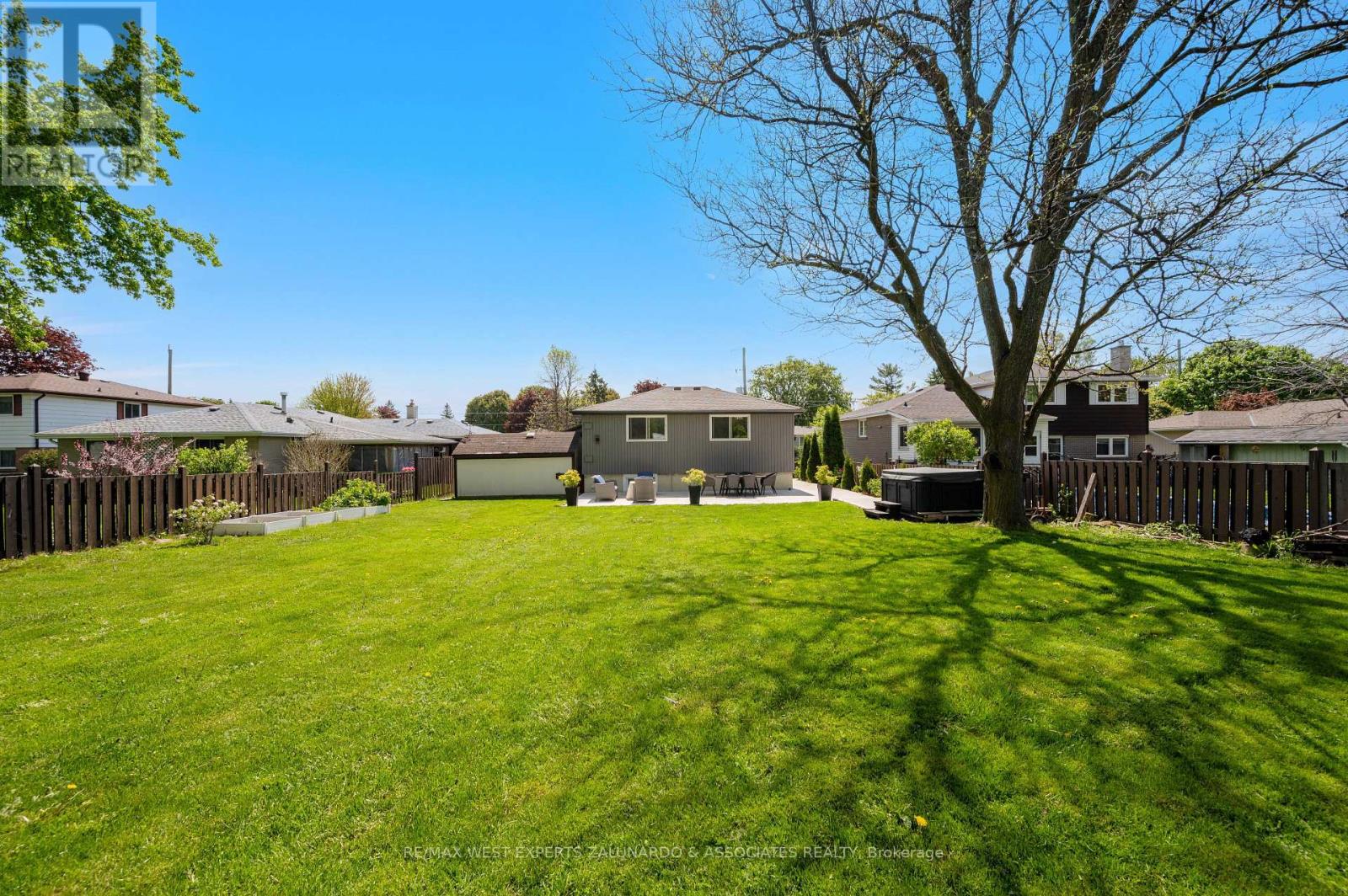 91 Moore Park Crescent, Halton Hills, Ontario  L7G 2T5 - Photo 34 - W12159012