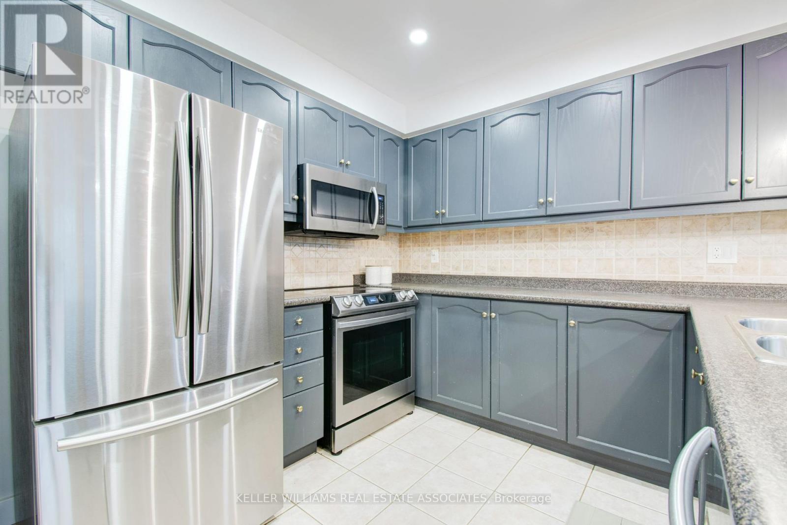 41 Dominion Gardens Drive, Halton Hills, Ontario  L7G 6A9 - Photo 11 - W12159031