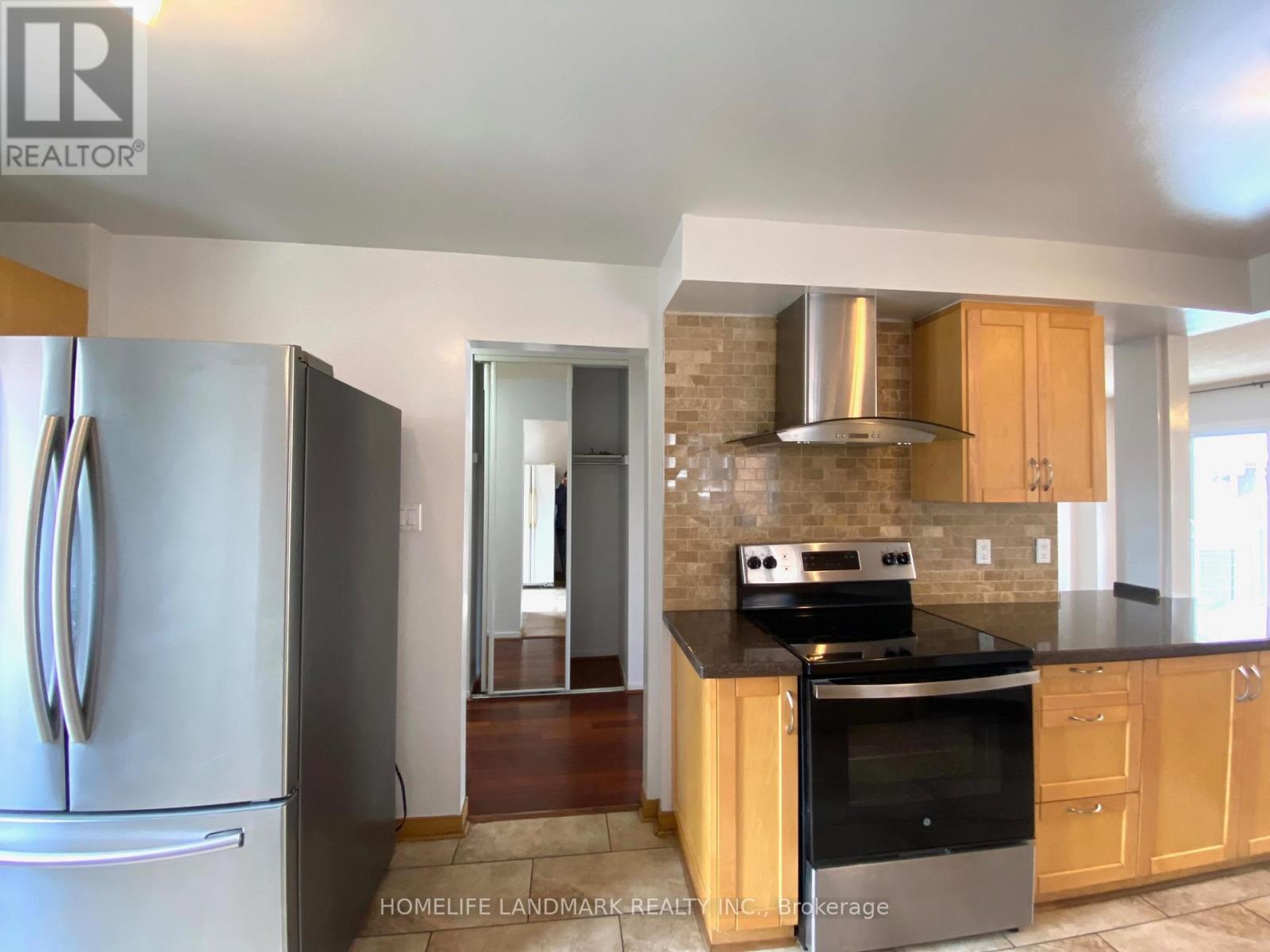 15 Hanson Road, Mississauga, Ontario  L5B 2E3 - Photo 10 - W12159039