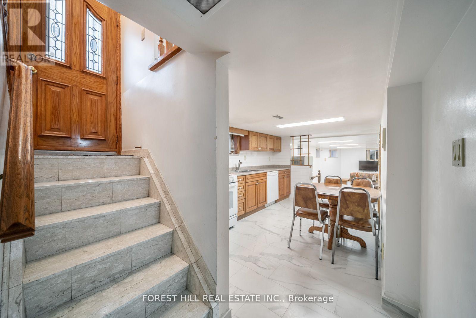 541 Glen Park Avenue, Toronto, Ontario  M6B 2G2 - Photo 36 - W12159107