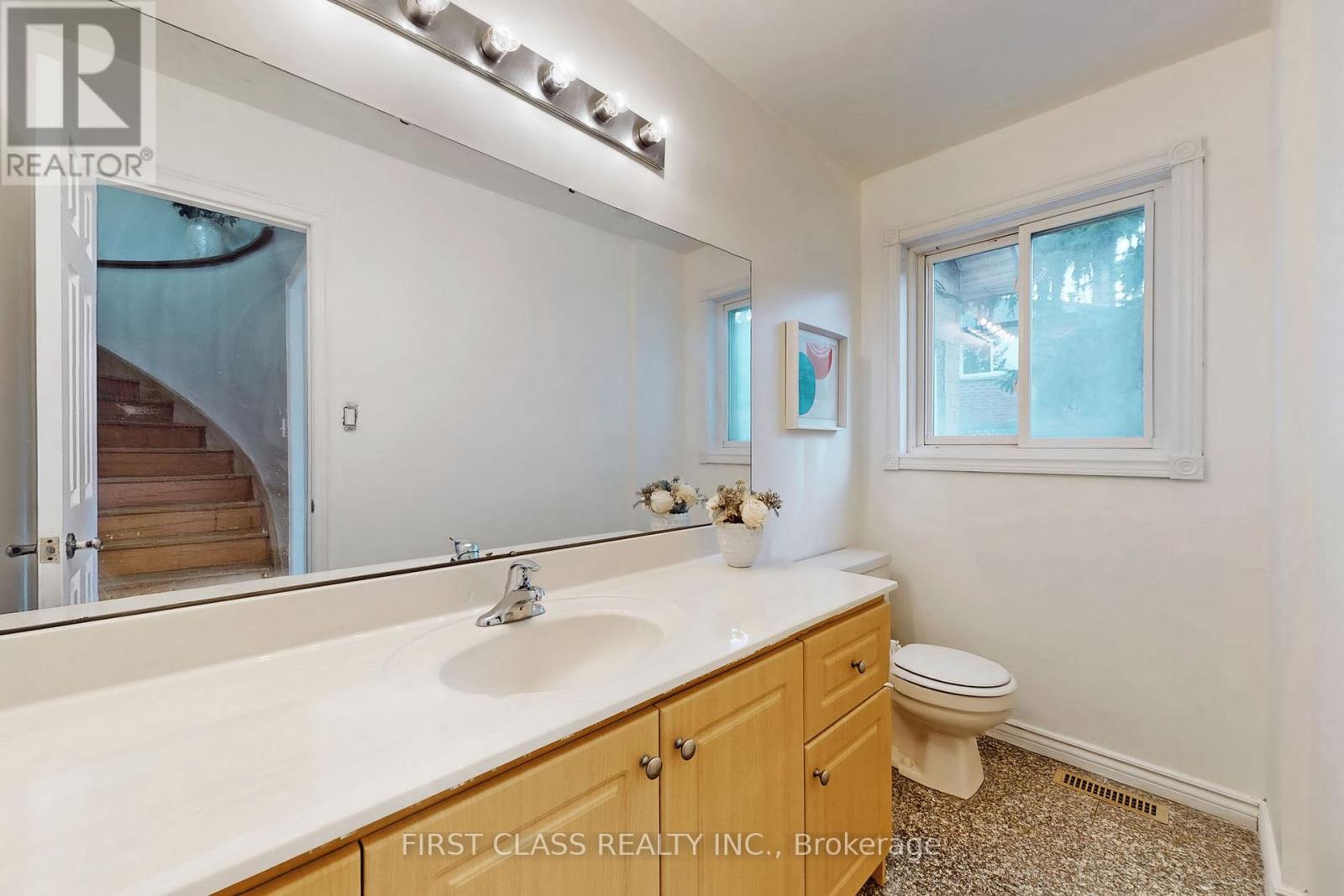 Main, 2nd Floor - 1257 Ironwood Court, Mississauga (Creditview), Ontario  L5C 3R9 - Photo 22 - W12159132