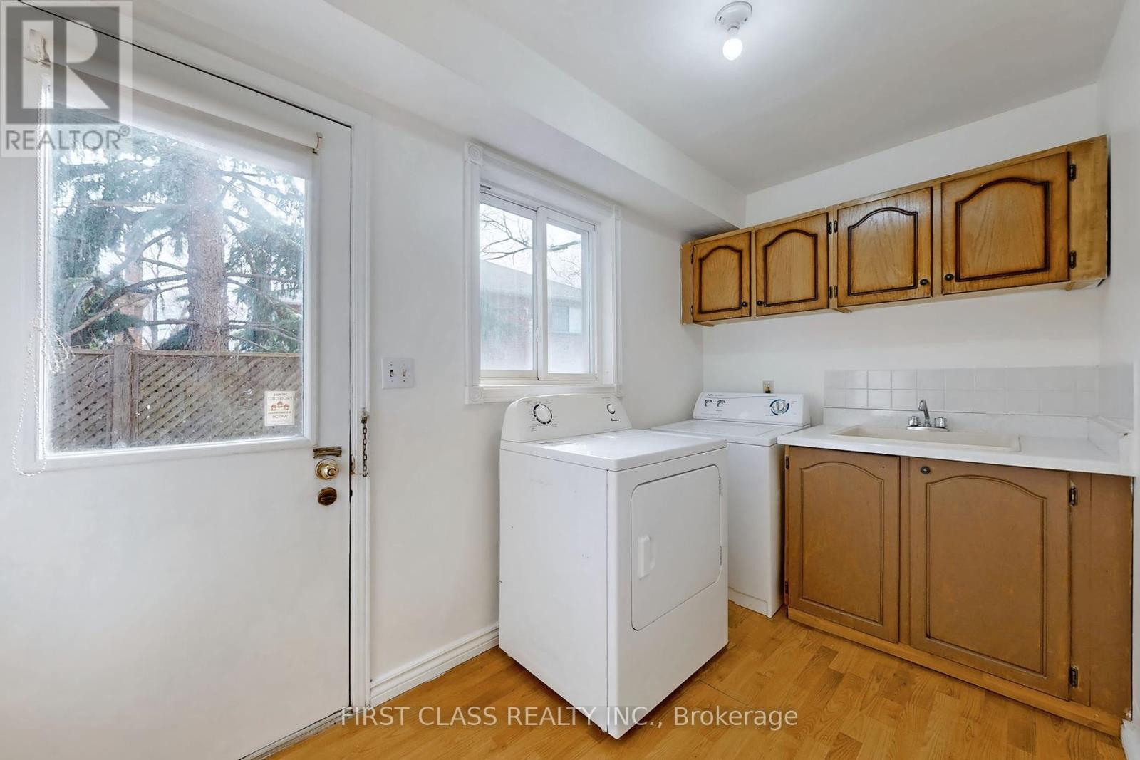 Main, 2nd Floor - 1257 Ironwood Court, Mississauga (Creditview), Ontario  L5C 3R9 - Photo 23 - W12159132