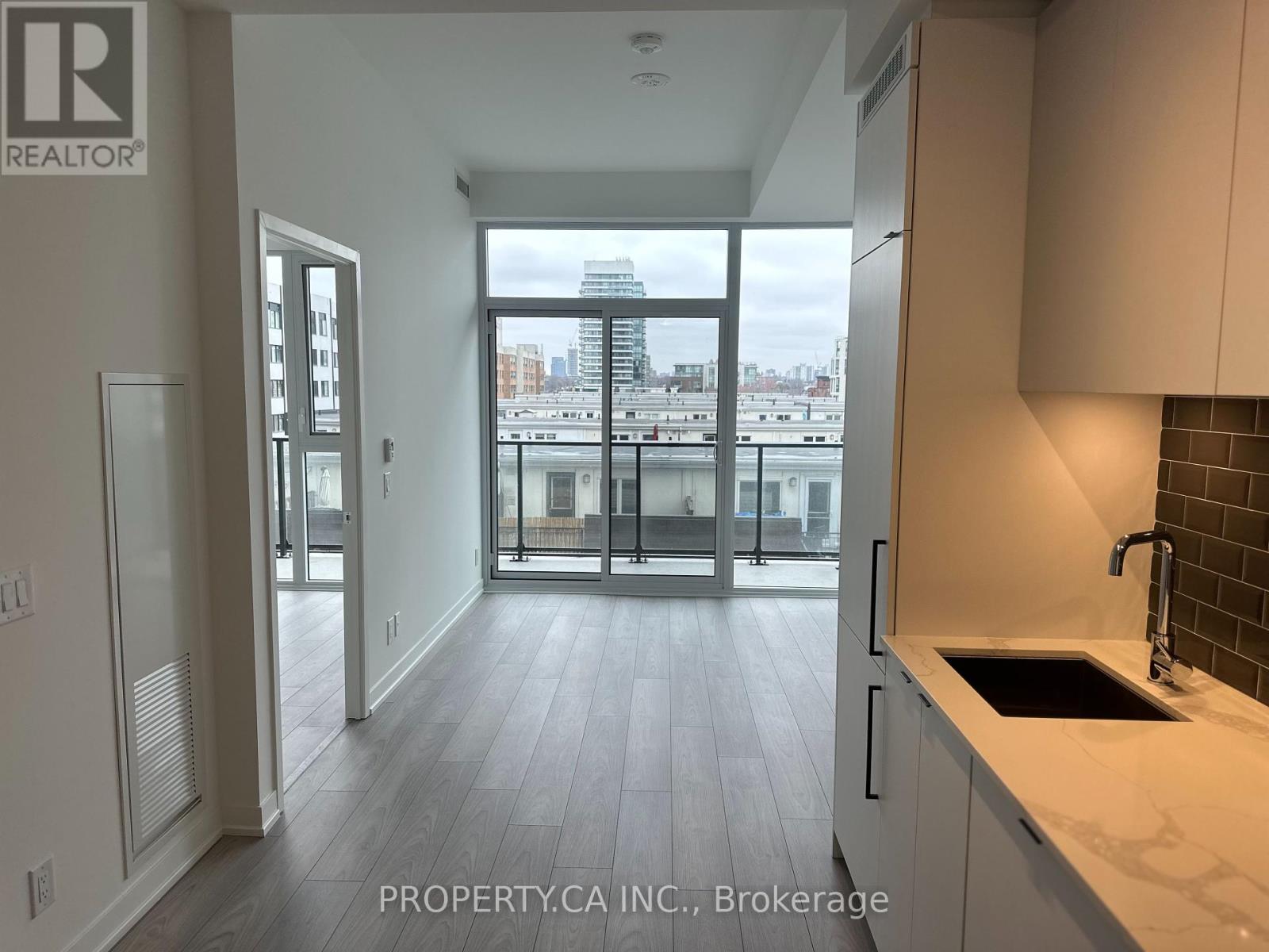 409 - 285 Dufferin Street, Toronto, Ontario  M6K 0J2 - Photo 7 - W12159141