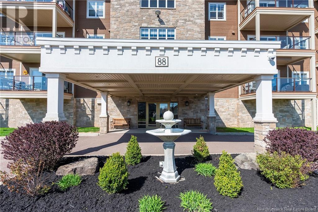 88 Woods Terrace Unit# 207, Moncton, New Brunswick  E1G 1X6 - Photo 2 - NB118642