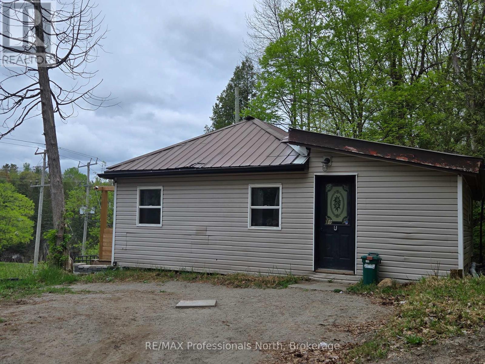 18 South Street, Dysart Et Al, Ontario  K0M 1S0 - Photo 3 - X12159175