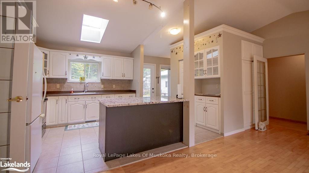 4244 Muskoka Road 117, Lake Of Bays, Ontario  P0B 1A0 - Photo 7 - X12159203