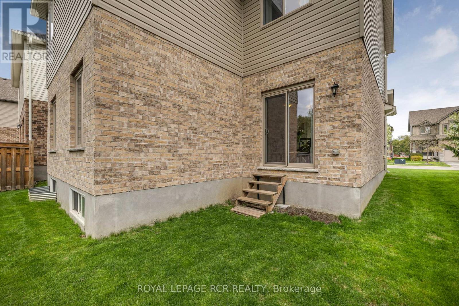 72 Carleton Trail, New Tecumseth (Beeton), Ontario  L0G 1A0 - Photo 31 - N12154609