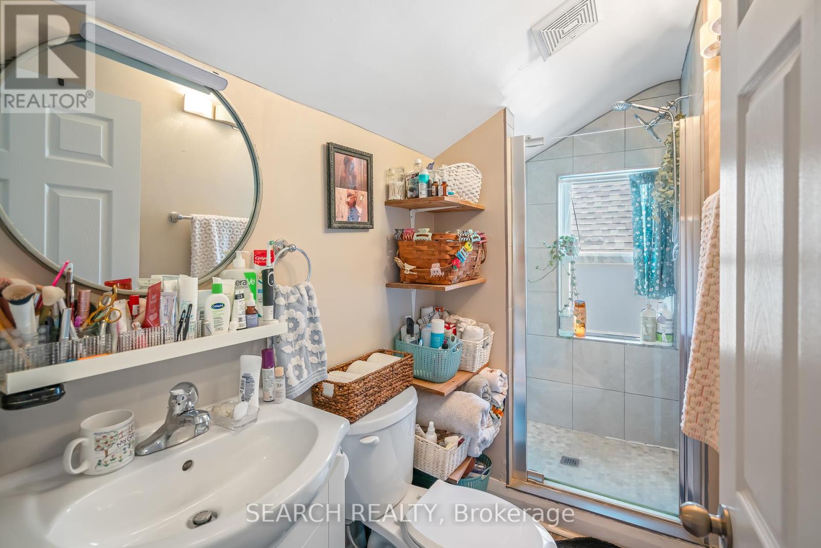 15 Delaware Street, St. Catharines (Facer), Ontario  L2M 5L9 - Photo 6 - X12158912