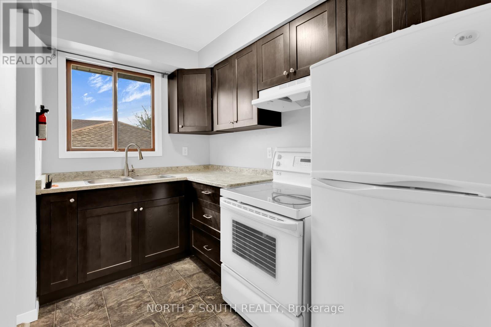 1362 Goyeau Street, Windsor, Ontario  N8X 3L1 - Photo 8 - X12158915