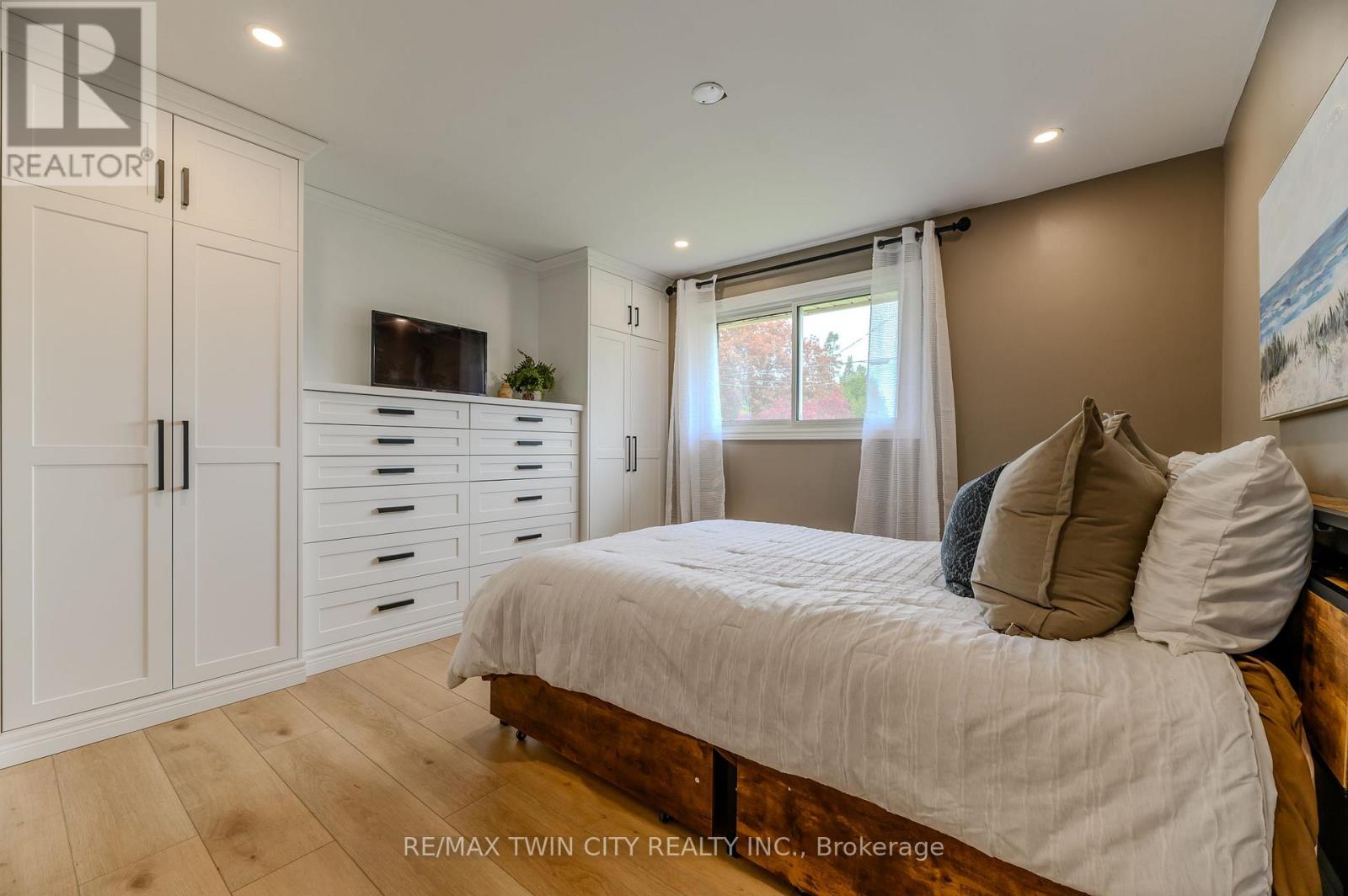 Property at 130 TRANQUILITY STREET image 3