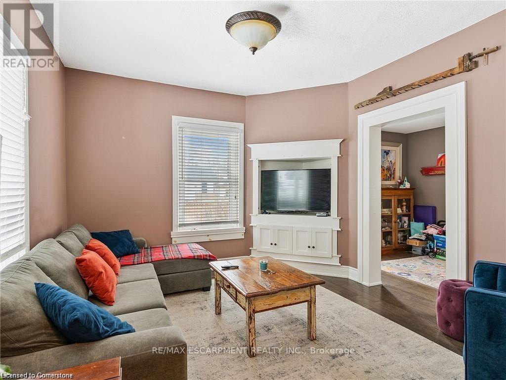 28 Market Street, Brant, Ontario  N3L 3A8 - Photo 20 - X12159104