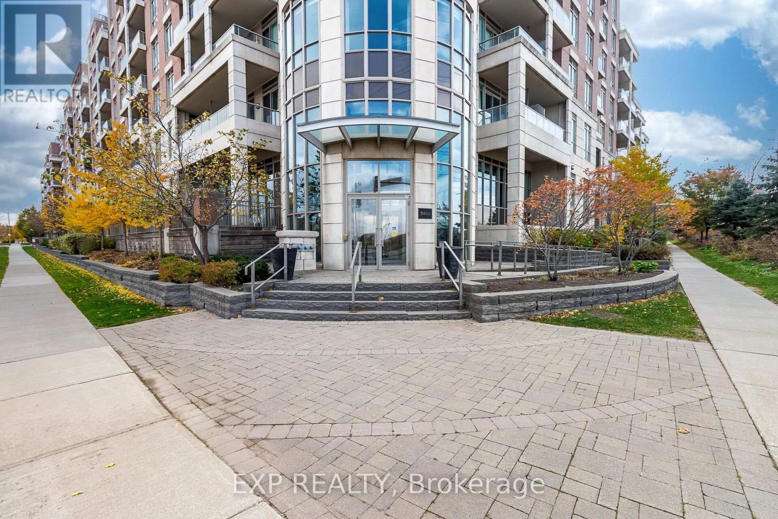 724 - 2480 Prince Michael Drive, Oakville, Ontario  L6H 0H1 - Photo 4 - W12077134