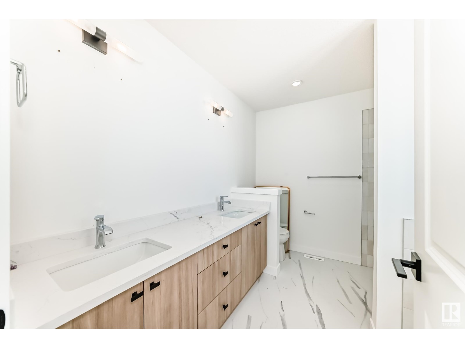 8207 Kiriak Lo Sw, Edmonton, Alberta  T6W 5S2 - Photo 10 - E4424327