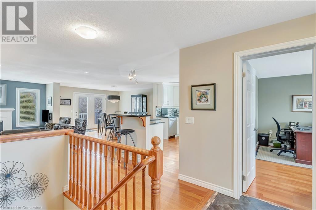 216 Glenariff Drive, Freelton, Ontario  L8B 1A5 - Photo 7 - 40721181