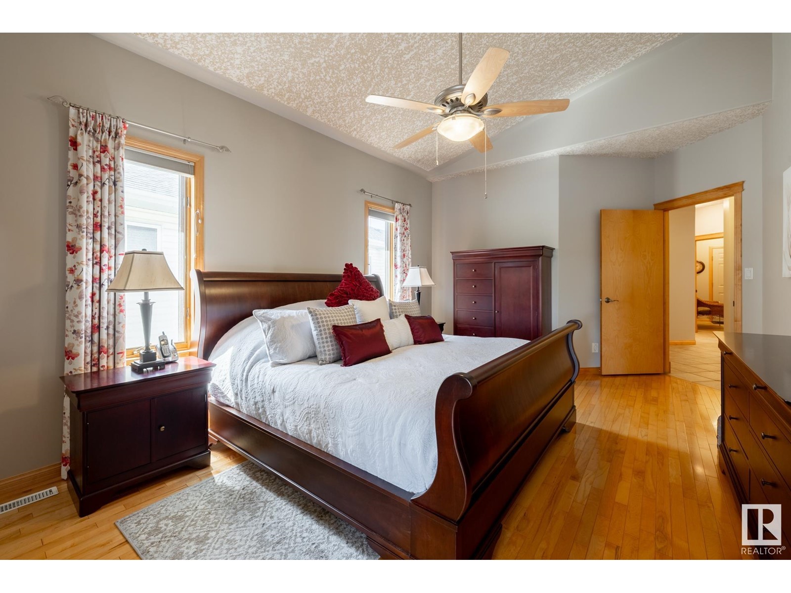 Property at 16207 89 ST NW image 1