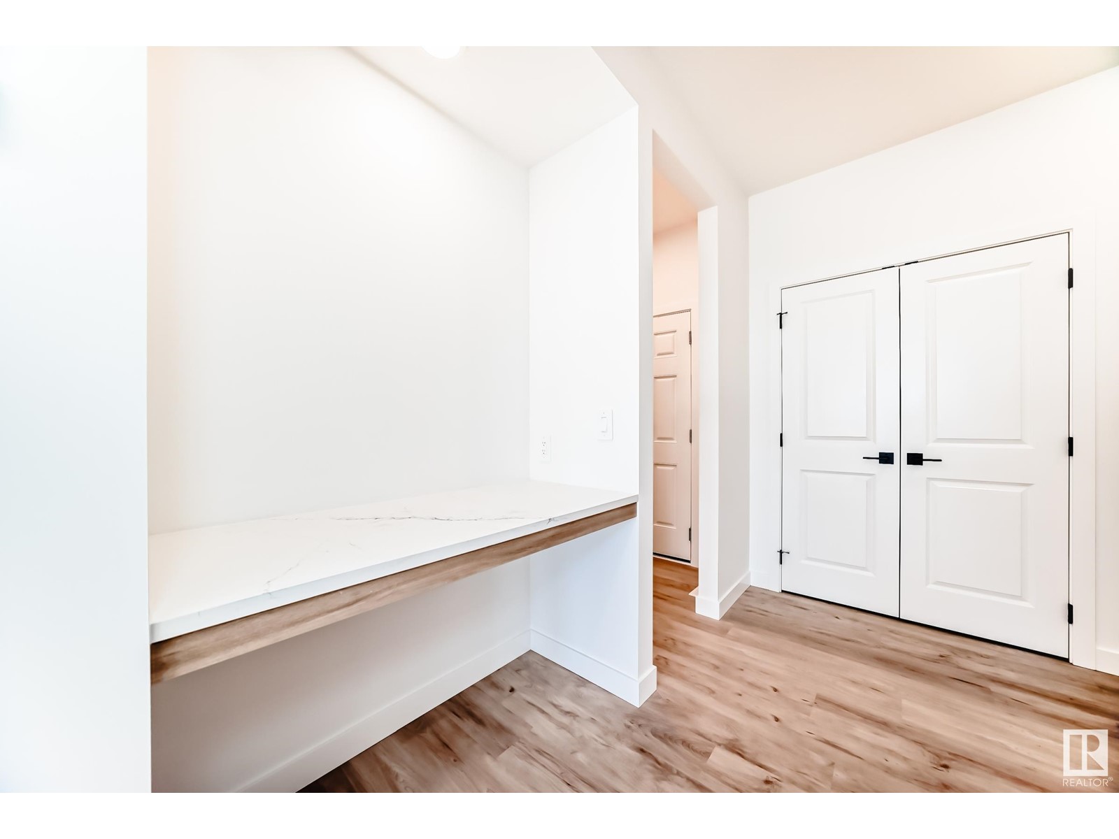 8205 Kiriak Lo Sw, Edmonton, Alberta  T6W 5S2 - Photo 8 - E4424324