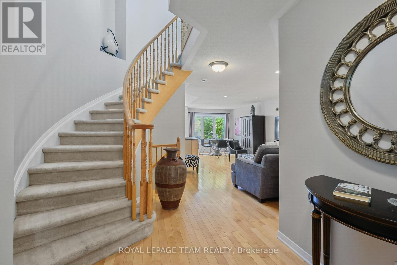 2072 Dunollie Crescent, Ottawa, Ontario  K2W 1H6 - Photo 2 - X12158345