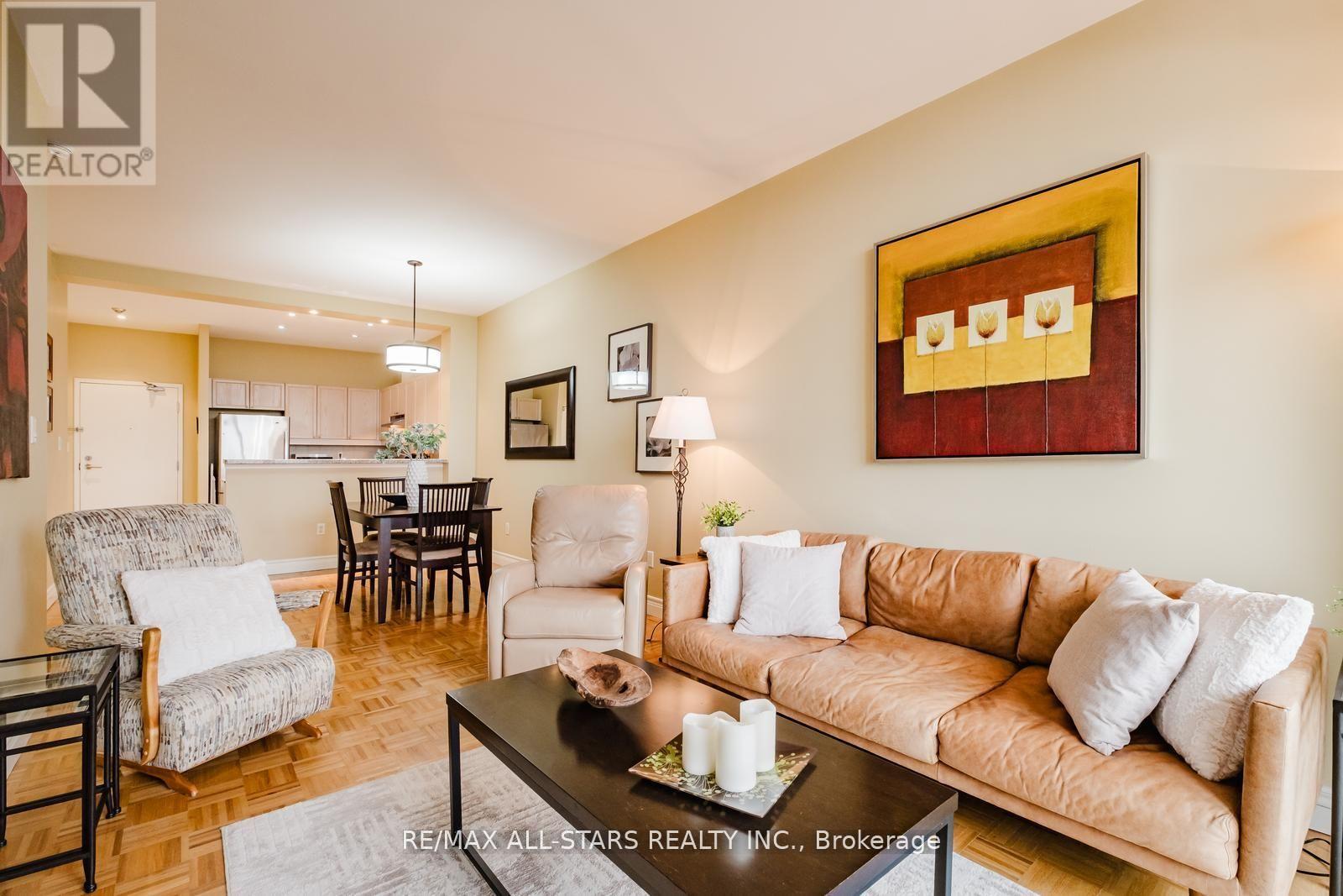 303 - 1 Leaside Park Drive, Toronto (Thorncliffe Park), Ontario  M4H 1R1 - Photo 12 - C12113926