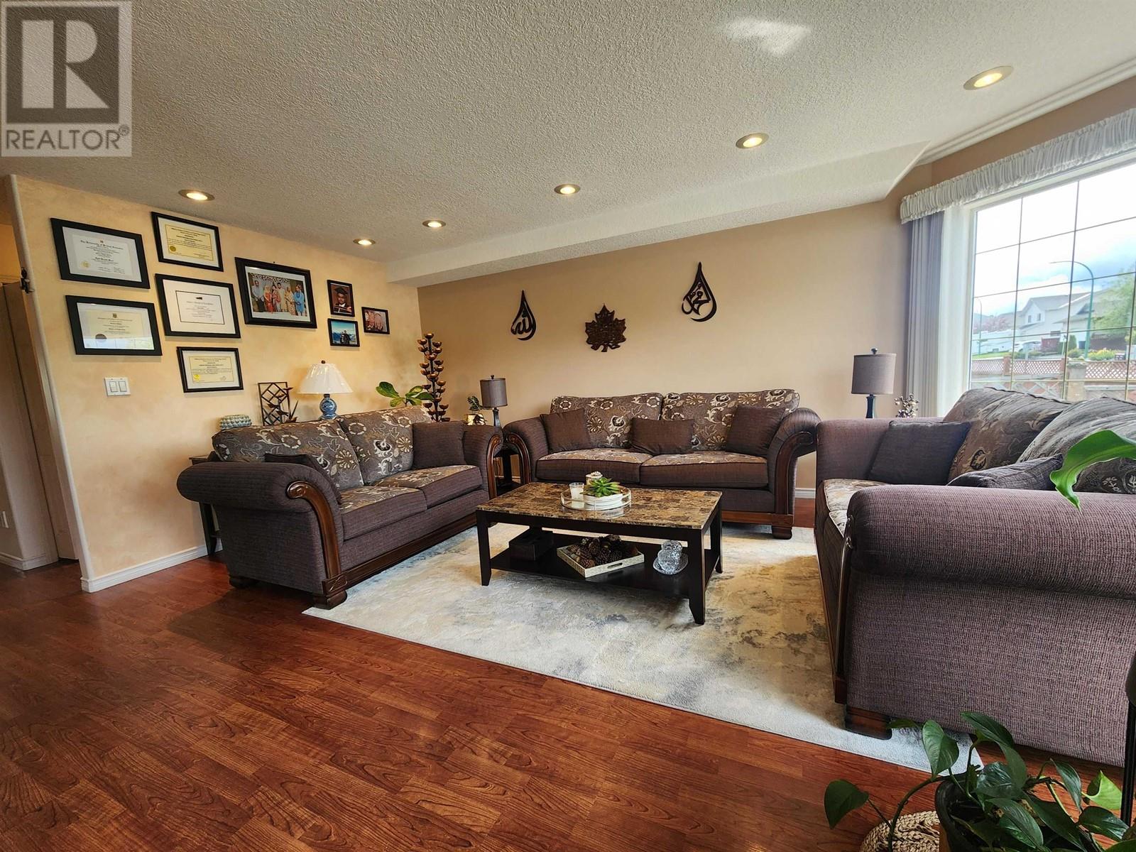 Property at 6808 WESTGATE AVENUE image 3