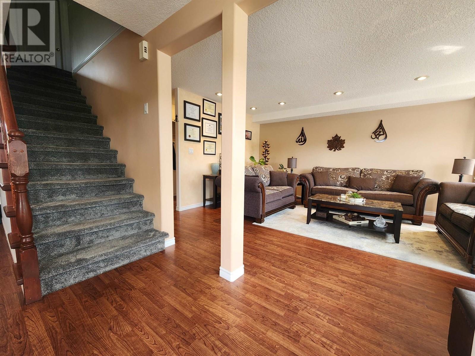 Property at 6808 WESTGATE AVENUE image 2