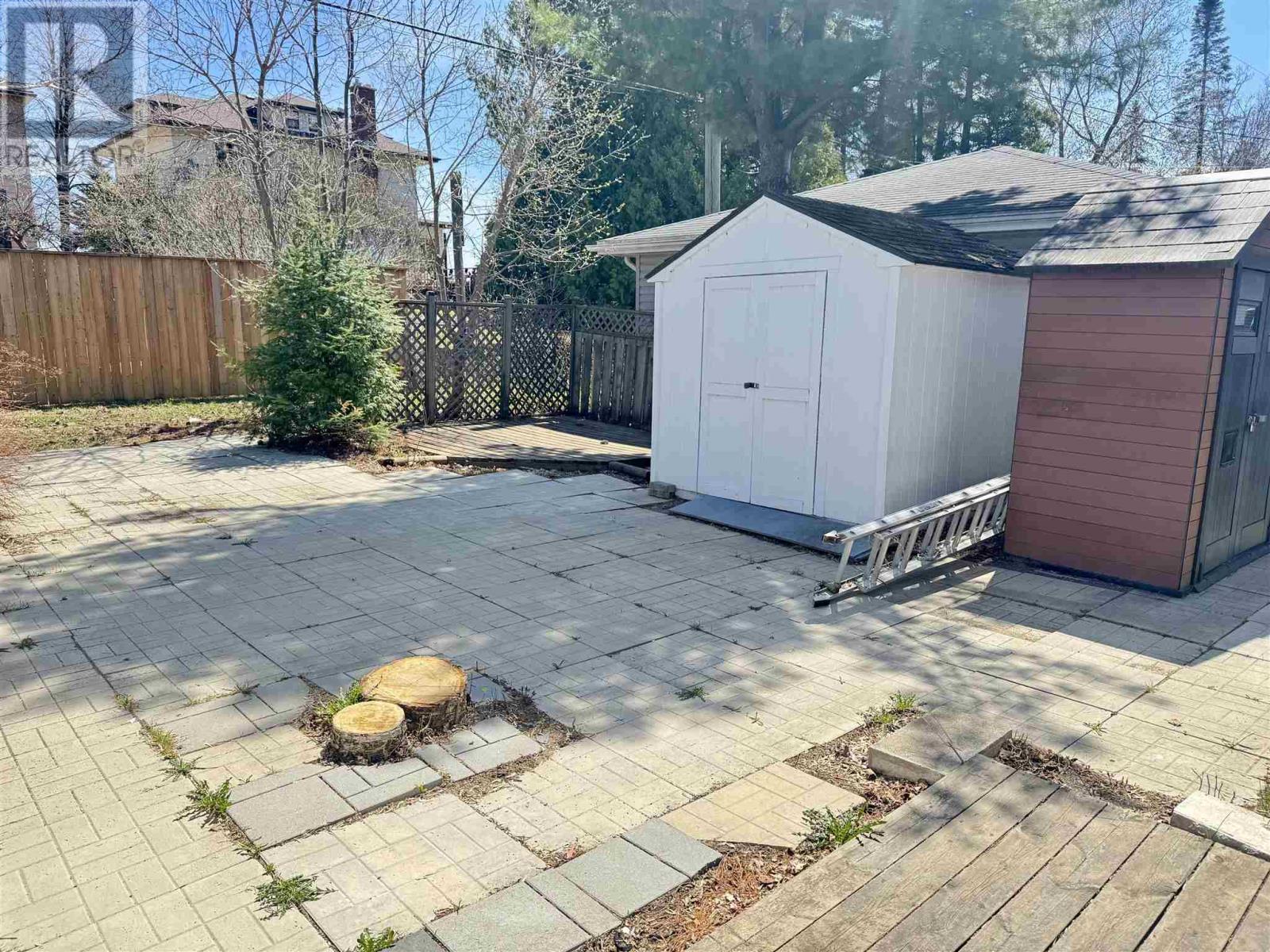 53 Summit Ave, Thunder Bay, Ontario  P7B 3N8 - Photo 32 - TB251229