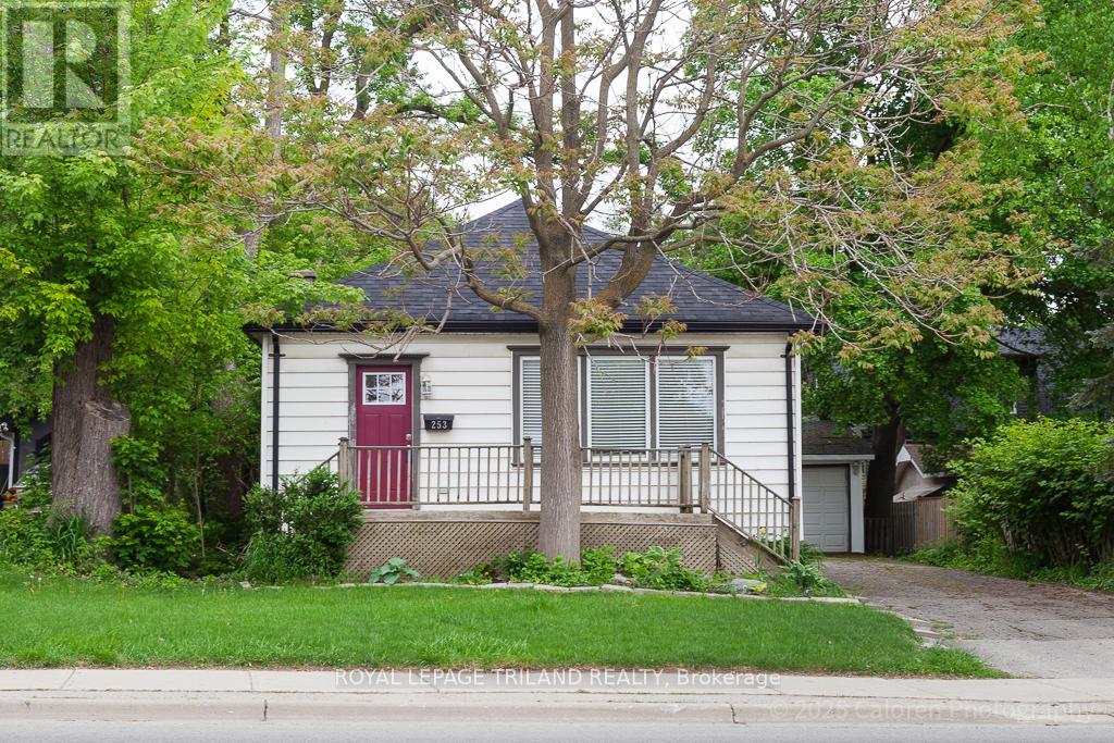 253 RIVERSIDE DRIVE, London North, Ontario