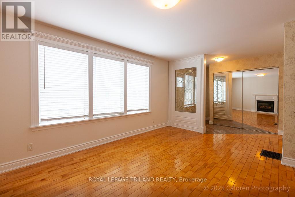 Photo 17 of 41 for 253 Riverside Drive