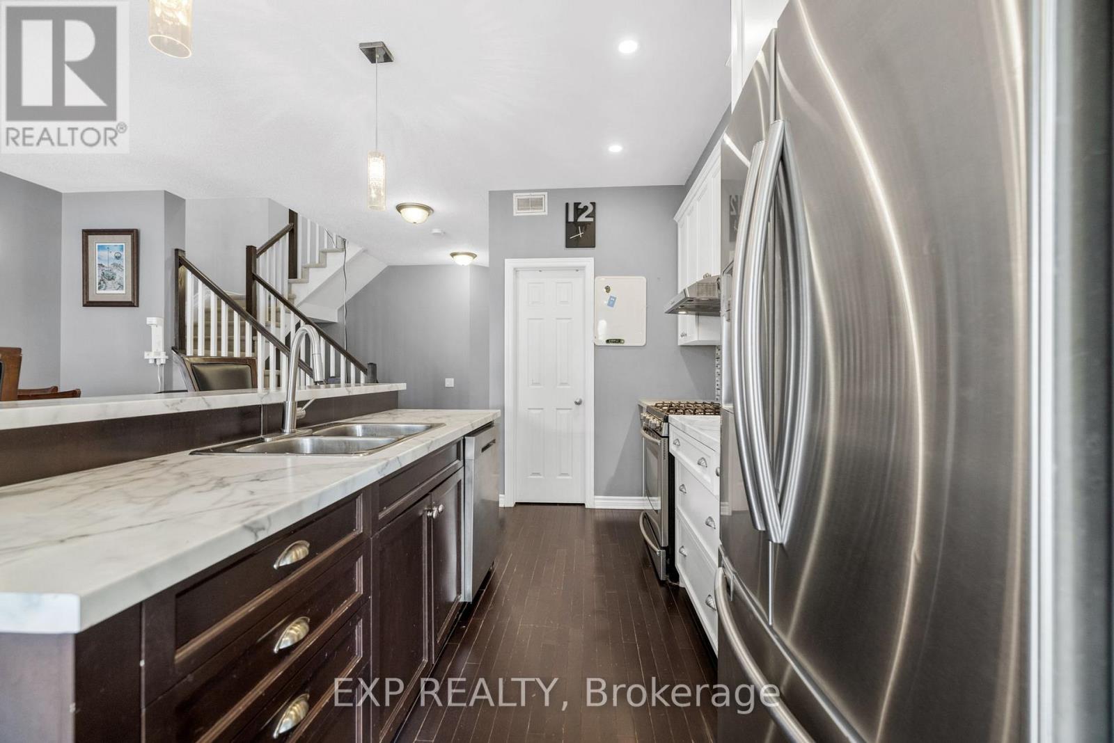 613 Willowmere Way, Ottawa, Ontario  K1T 0K2 - Photo 10 - X12159029