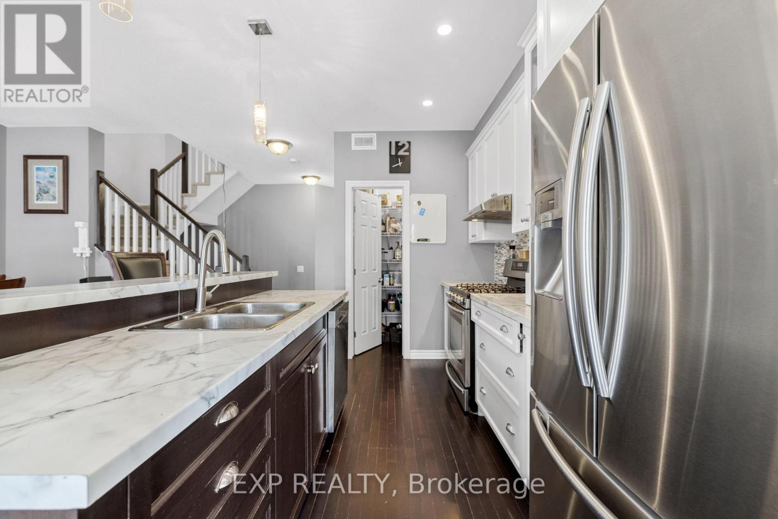 613 Willowmere Way, Ottawa, Ontario  K1T 0K2 - Photo 13 - X12159029