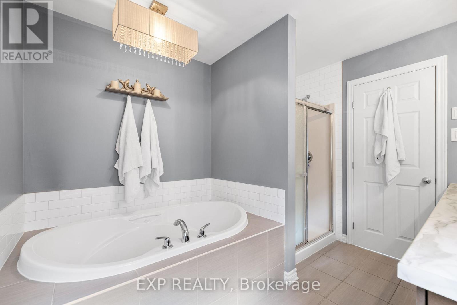 613 Willowmere Way, Ottawa, Ontario  K1T 0K2 - Photo 28 - X12159029