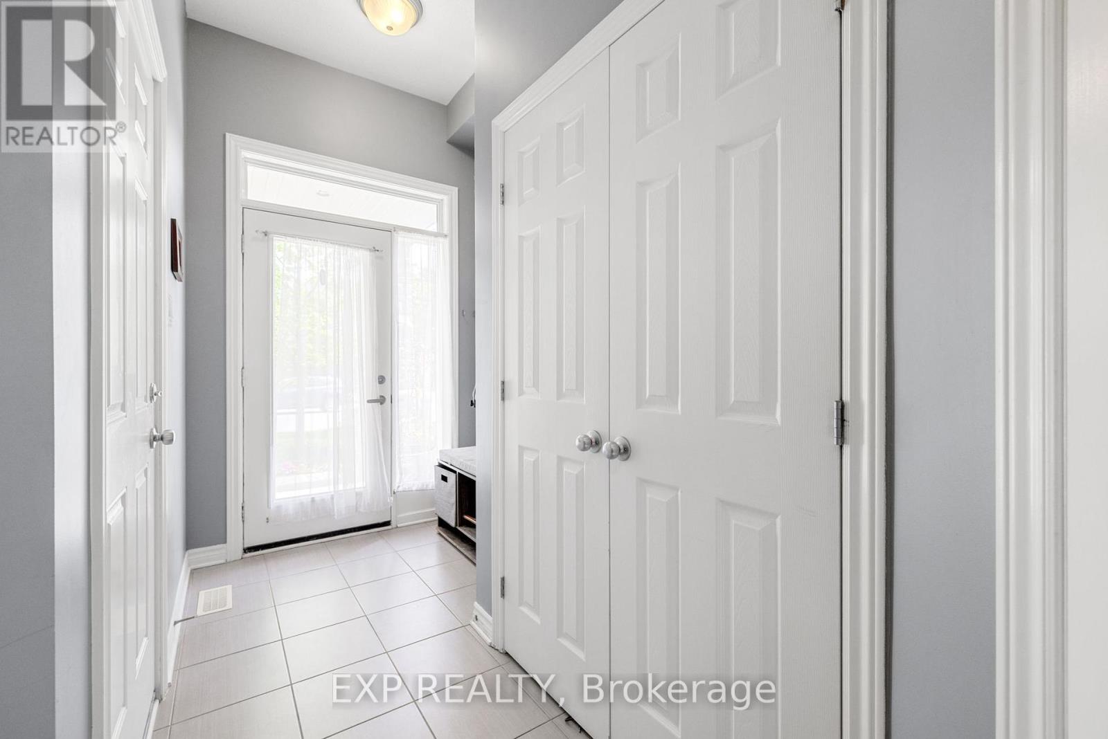 613 Willowmere Way, Ottawa, Ontario  K1T 0K2 - Photo 4 - X12159029