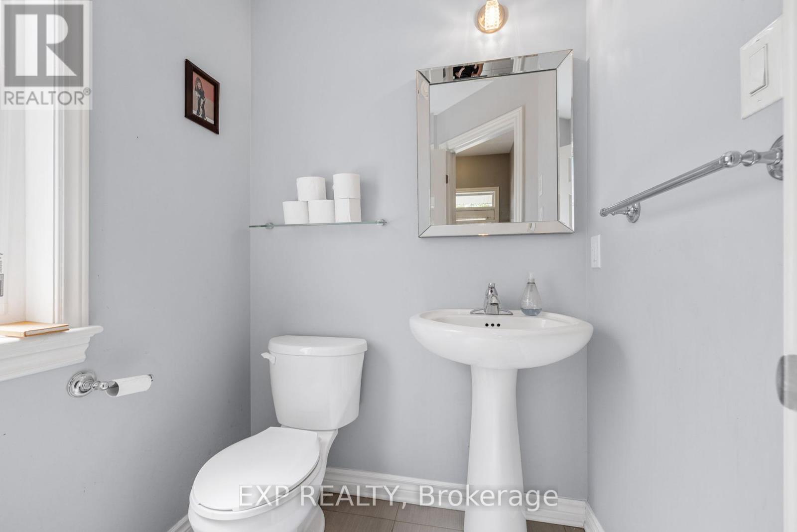 613 Willowmere Way, Ottawa, Ontario  K1T 0K2 - Photo 5 - X12159029