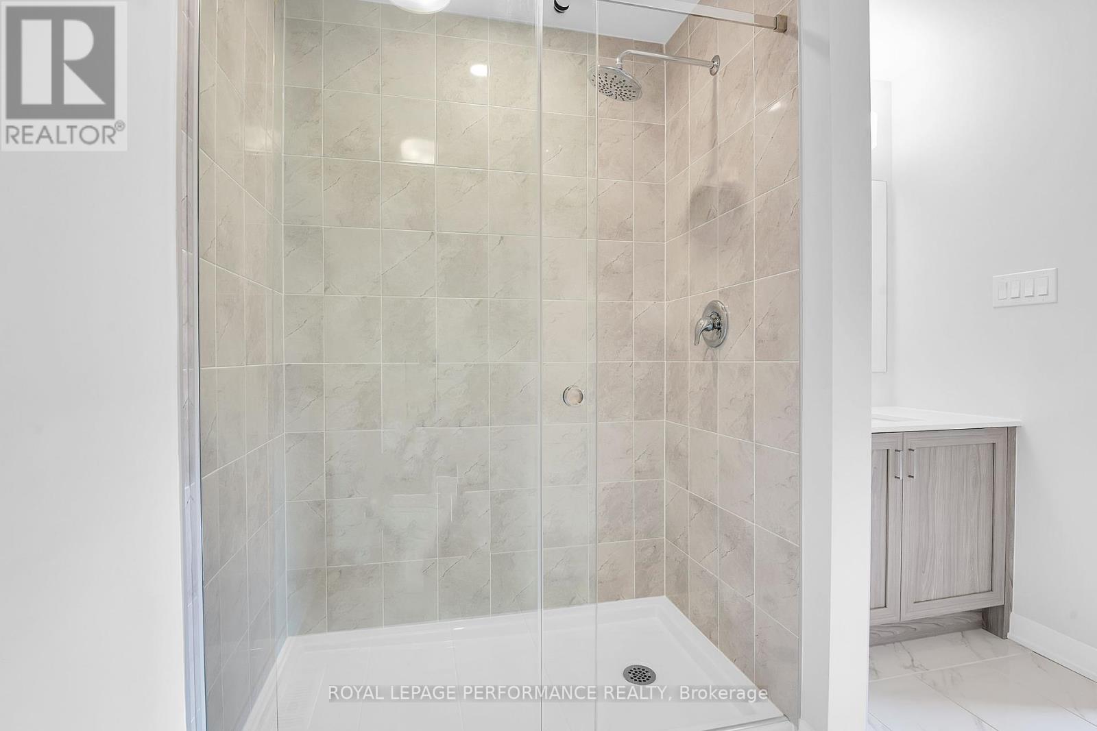 116 Pizzicato Street, Ottawa, Ontario  K1W 0S2 - Photo 37 - X12159339