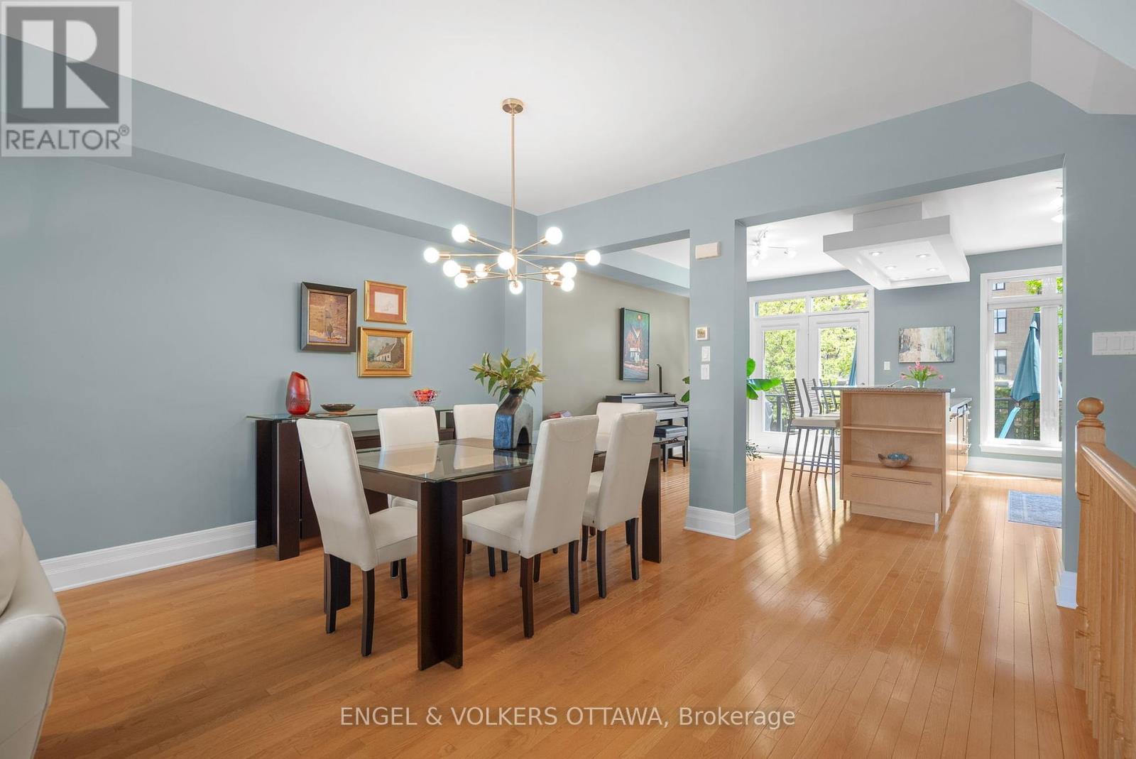 106 Tay Street, Ottawa, Ontario  K2A 4H3 - Photo 21 - X12159471
