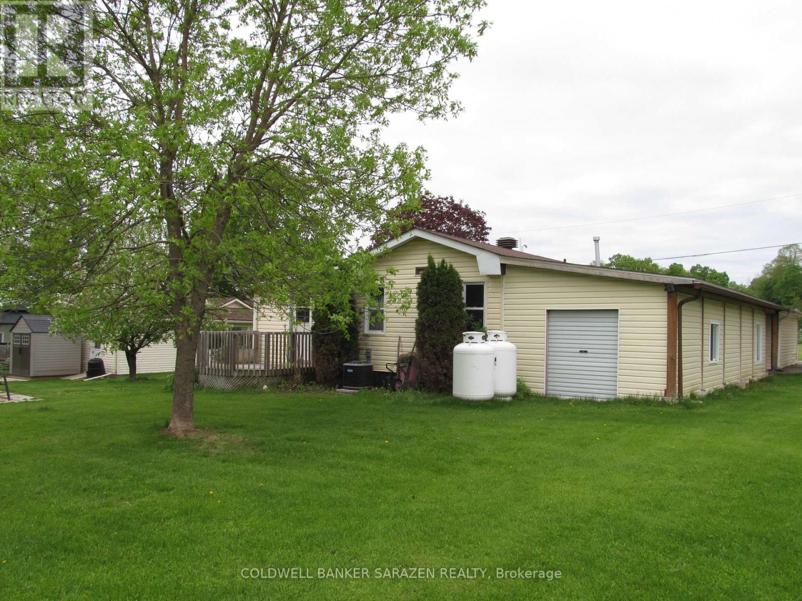 21 Lakefront Lane, Mcnab/braeside, Ontario  K0A 3L0 - Photo 32 - X12138511