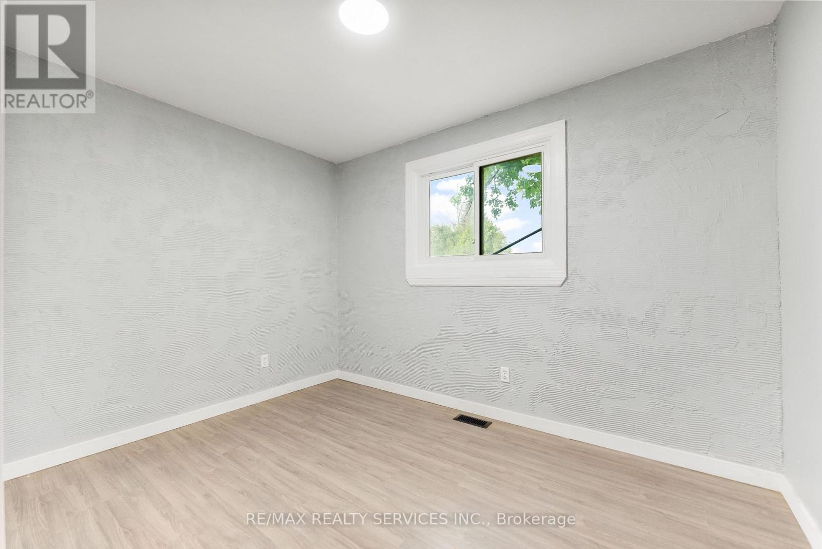 775 Tupper Street, Brockville, Ontario  K6V 6A1 - Photo 19 - X12155590
