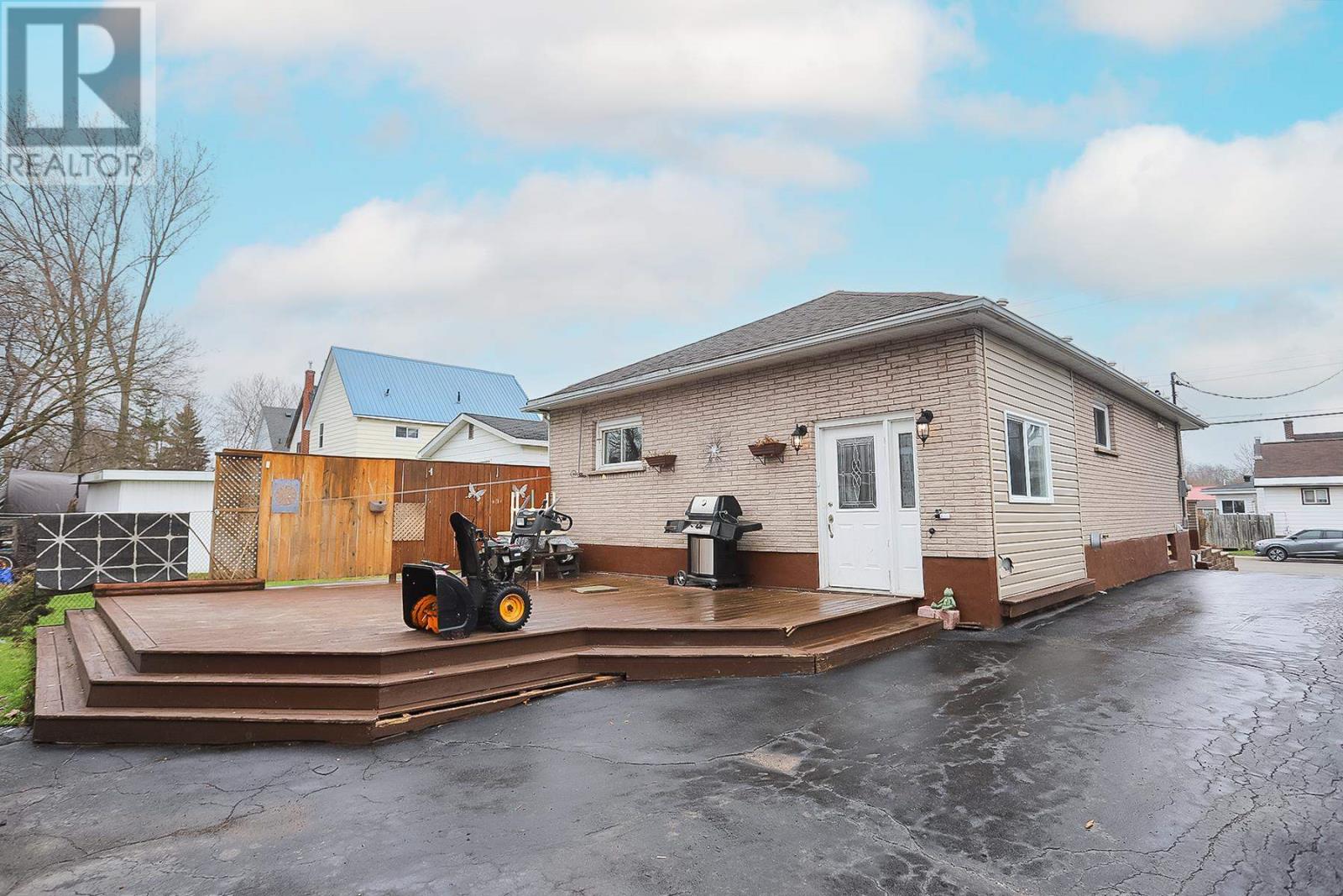 74 Bloor St W, Sault Ste. Marie, Ontario  P6C 1H5 - Photo 5 - SM250926