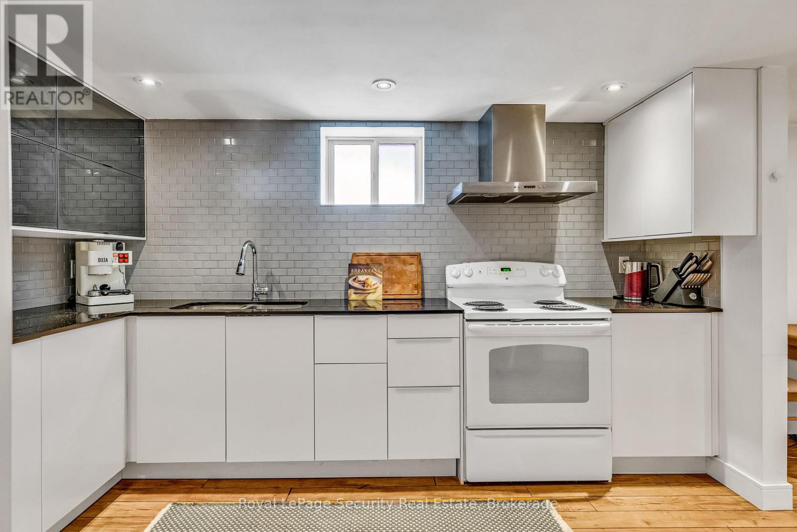 427 Lauder Avenue, Toronto, Ontario  M6E 3J1 - Photo 43 - C12159139